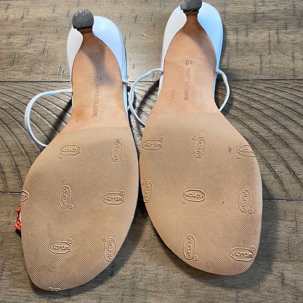 Manolo Blahnik White Sandal Heels with Coral Bead Detail - Picture 5 of 7